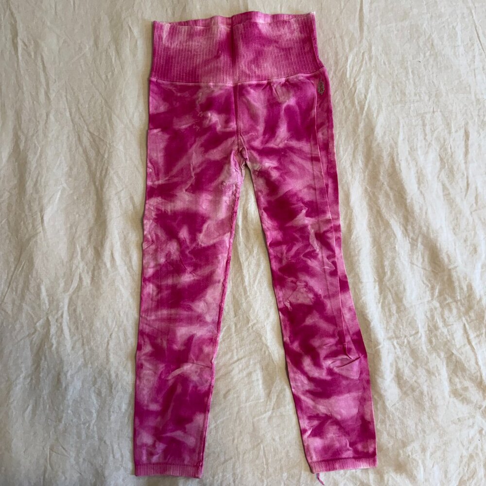 NWOT: Free People Movement Good Karma Pink tie dye leggings (Medium)